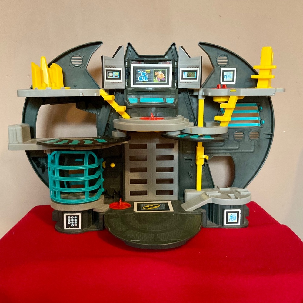 Imaginext DC Batman Batcave Playset